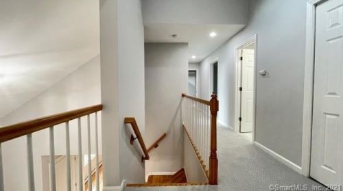 1200 Cornerstone Ct, Cheshire CT  06410-1860 exterior