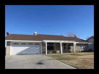 11559 Low Chaparral Dr, Victorville CA  92392-9566 exterior