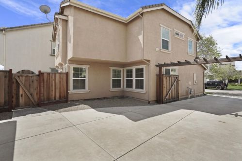 18206 Garmetta Way, Lathrop CA  95330-8530 exterior