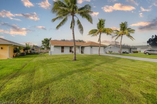 1121 47 Ter, Cape Coral FL  33914-7370 exterior