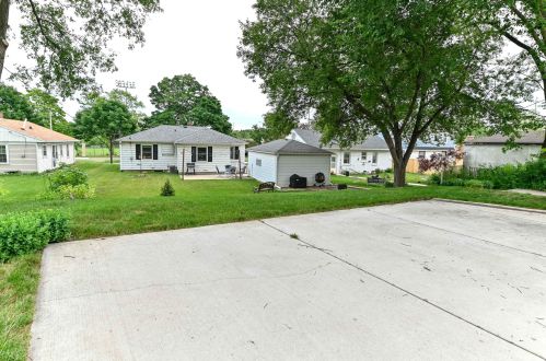 181 Glenview Ave, Milwaukee WI 53213-3323 exterior