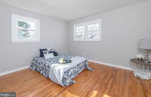 7 Nassau Ave, West Deptford NJ  08066-1120 exterior