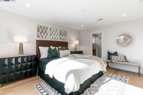 7298 Tamarack Dr, Pleasanton CA  94568-1749 exterior