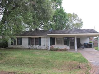 105 Theo St, Lafayette LA  70508-2523 exterior