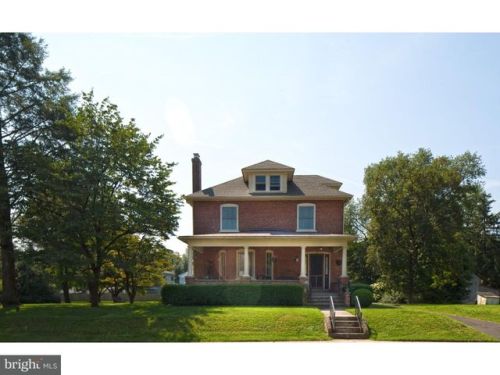 122 Winchester Ave, Langhorne, PA 19047-2128