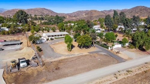 28205 El Toro Cut Off Rd, Lake Elsinore, CA 92532-2246