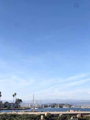 320 Rossmore Dr, Oxnard CA  93035-4465 exterior