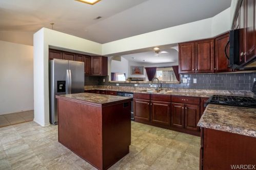 2064 Desert Palms Dr, Bullhead City AZ  86426-8803 exterior