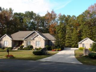 93 Ridgeline Dr, Crossville, TN 38571-5734