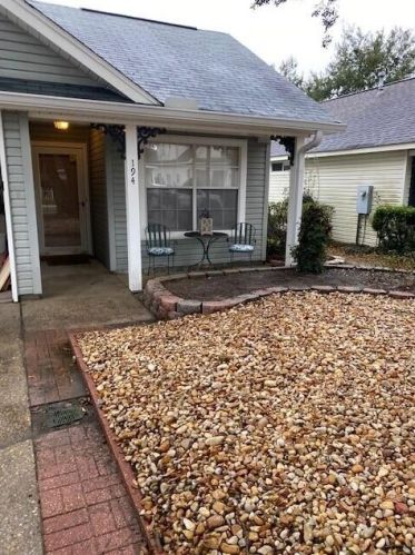194 Wildflower Ln, Pensacola, FL 32514-6651