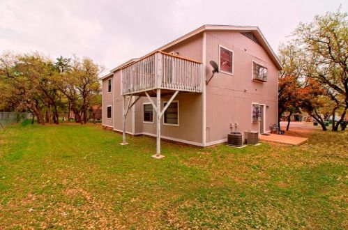 401 Hedgewood Dr, Georgetown TX  78628-2484 exterior