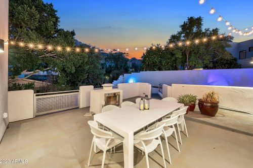 7627 22nd St, Phoenix AZ  85020-4706 exterior