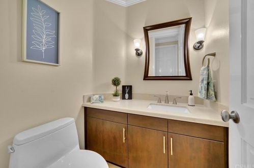 6471 Morningside Dr, Huntington Beach CA  92648-6106 exterior