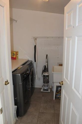 2017 Remington Dr, Pittsburgh PA  15237-6234 exterior