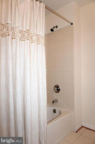 15815 John Diskin Cir, Woodbridge VA  22191-6513 exterior