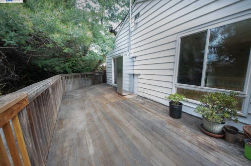 3139 Courtland Ave, Oakland CA 94601-4707 exterior