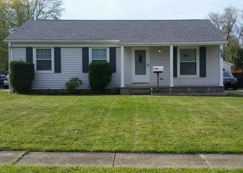 902 Saul Dr, Hubbard, OH 44425-1260