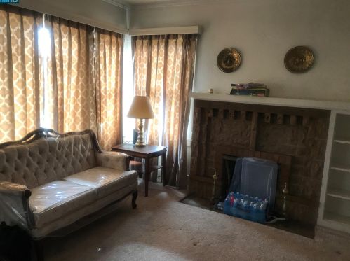 2033 87th Ave, Oakland CA  94621-1519 exterior