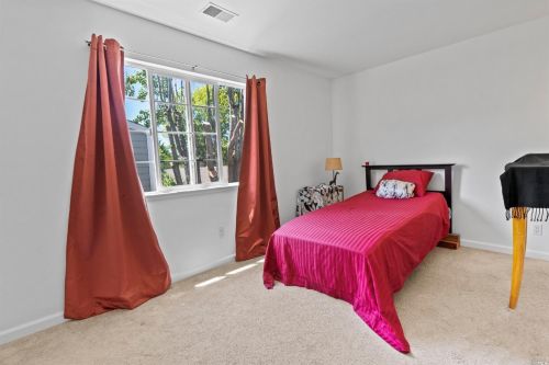 1468 Townview Ave, Santa Rosa CA  95405-7561 exterior