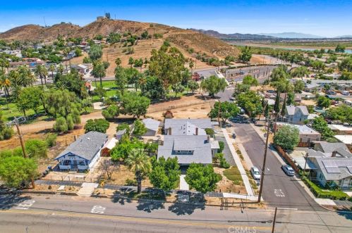 228 Spring St, Lake Elsinore CA  92530-4103 exterior
