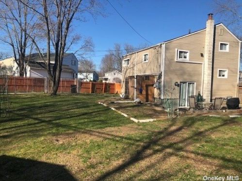 239 Eastwood Blvd, South Setauket NY  11720-2534 exterior