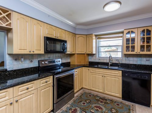5272 Lake Blvd, Delray Beach FL  33484-4270 exterior