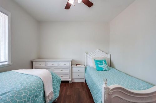 662 Michael St, Oceanside CA  92057-3504 exterior