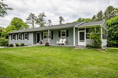 14 Jackie Dr, Hackettstown NJ  07840-5628 exterior