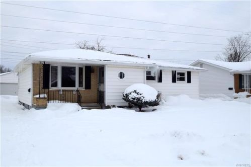 42 Kennedy Dr, Buffalo, NY 14218-3629