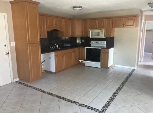 6597 27th St, Saint Petersburg, FL 33702-6317