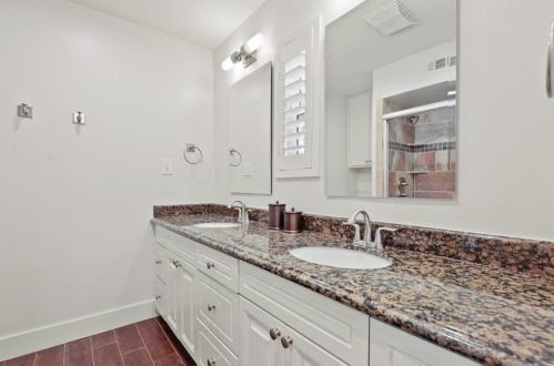 3314 Darbyshire Dr, Dallas TX 75229-5027 exterior