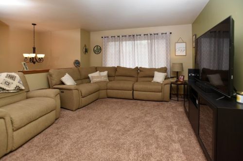 109 Butternut Ct, Hebron, IN 46341-8888