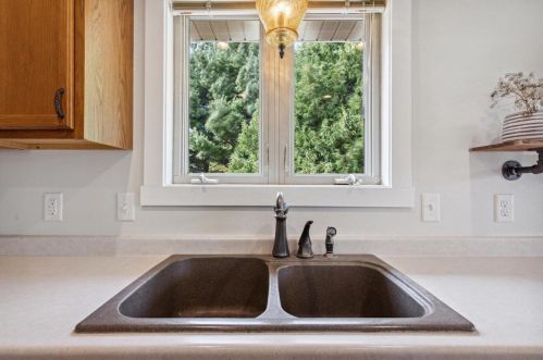 1438 Bea Ann Dr, Dodgeville WI  53533-8963 exterior