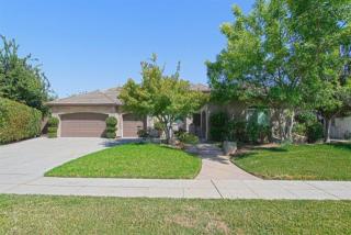 4924 Bedford Ave, Fresno, CA 93722-2123