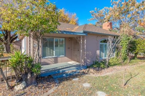 1321 Hutchins St, Lodi, CA 95240-6038