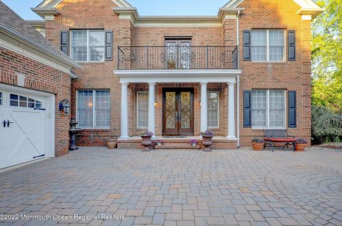 4 Sage St, Holmdel Village, NJ 07733-1466