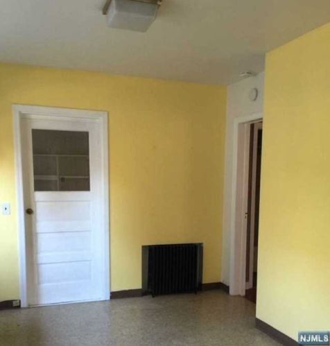 95 Godwin Ave, Ridgewood NJ  07450-3725 exterior