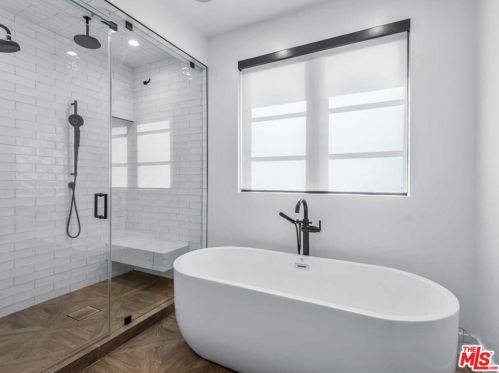 12226 Huston St, North Hollywood CA  91607-3617 exterior