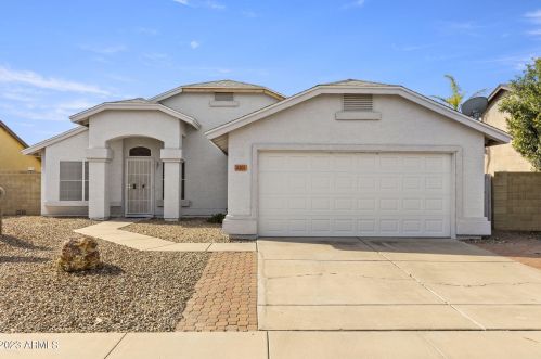 4201 Calle Lejos, Glendale, AZ 85310-5542