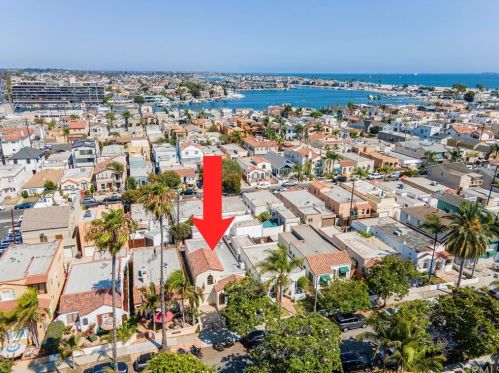 172 Glendora Ave, Long Beach, CA 90803-3446
