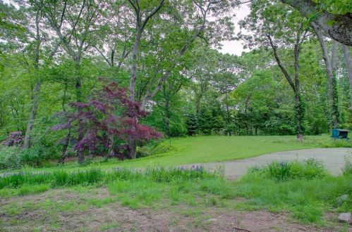 306 Walmsley Ln, South Kingstown RI  02874-3618 exterior