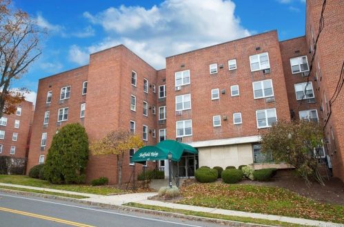 45 Maple St, Norwalk CT  06850-3618 exterior