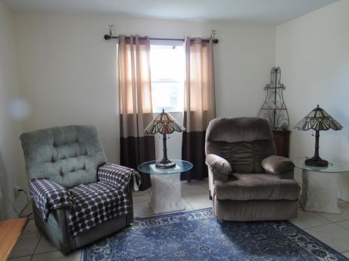 5715 Hickory Dr, Fort Pierce, FL 34982-7551