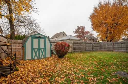 160 White Ave, Hermitage PA  16146-3082 exterior