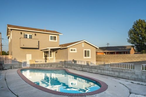 21825 Ravenna Ave, Long Beach CA  90745-3132 exterior