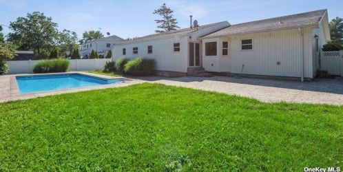 43 Fairfield Dr, Huntington Station, NY 11746-7162
