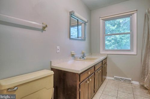 838 Kiehl Dr, Lemoyne PA  17043-1205 exterior