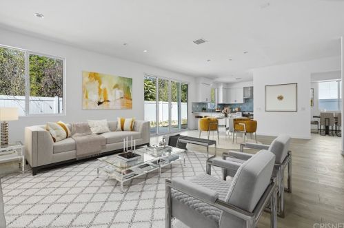 17316 Lemay St, Van Nuys CA 91406-5400 exterior