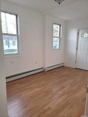 164-27 108th Ave, Jamaica, NY 11433-1409