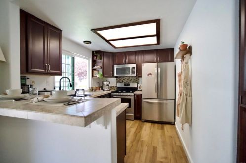 42137 Teatree Ct, Temecula CA  92591-3825 exterior